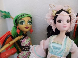 MH Scaremester Jinafire Long Dragon Character by Mattel with Kurhn Dragon Fairy Princess Closeups